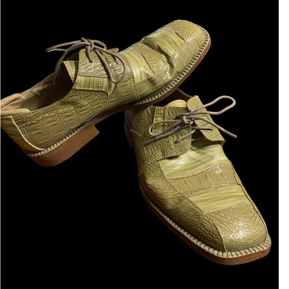 Hugo Vitelli‎ shoes.  11W.  Green alligator print.